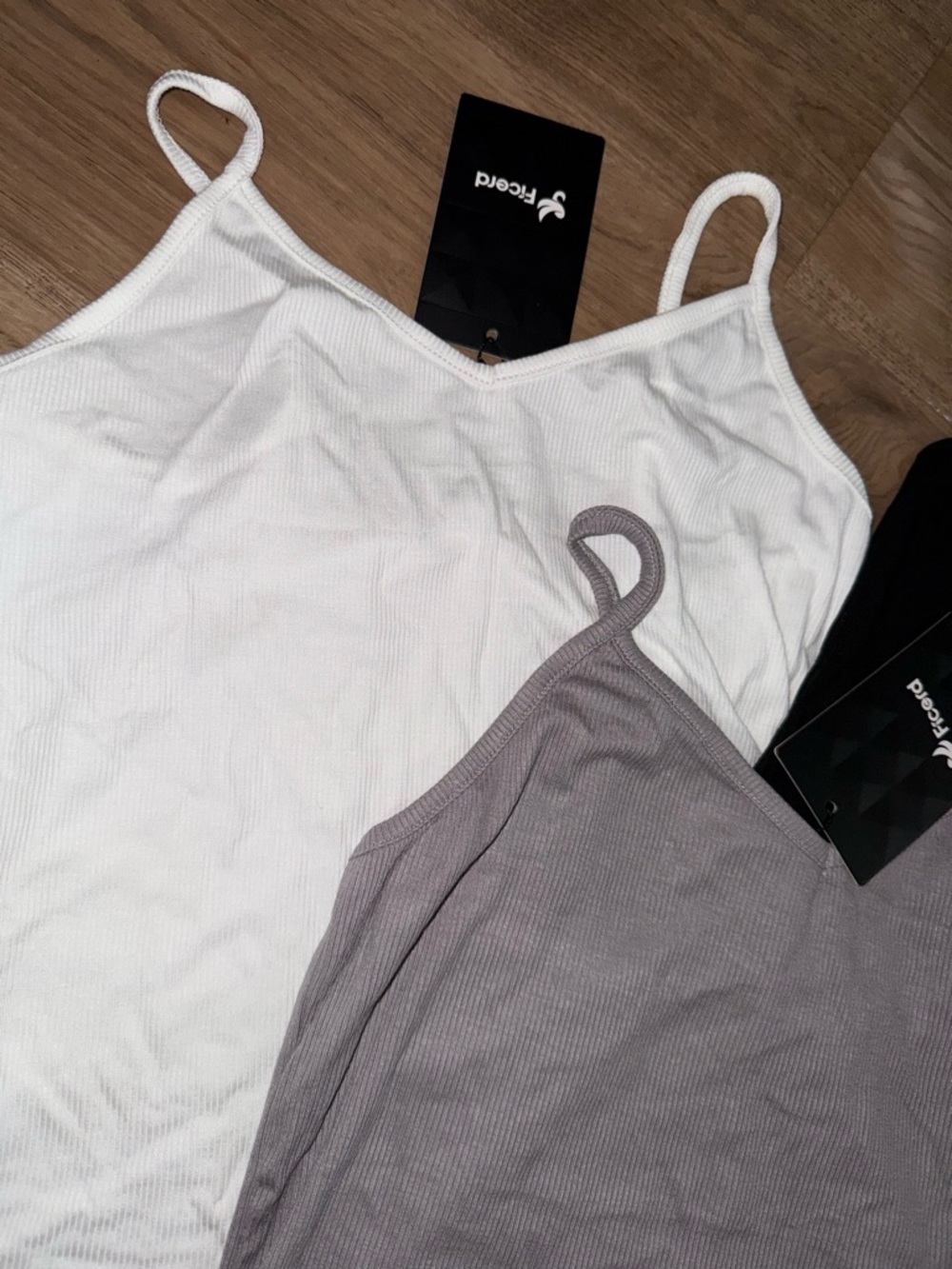 Brand new tank top bundle - Picture 3 of 10